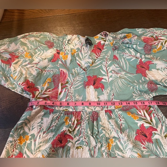 Women’s Medium Suzanne Betro Tunic - Picture 9 of 10